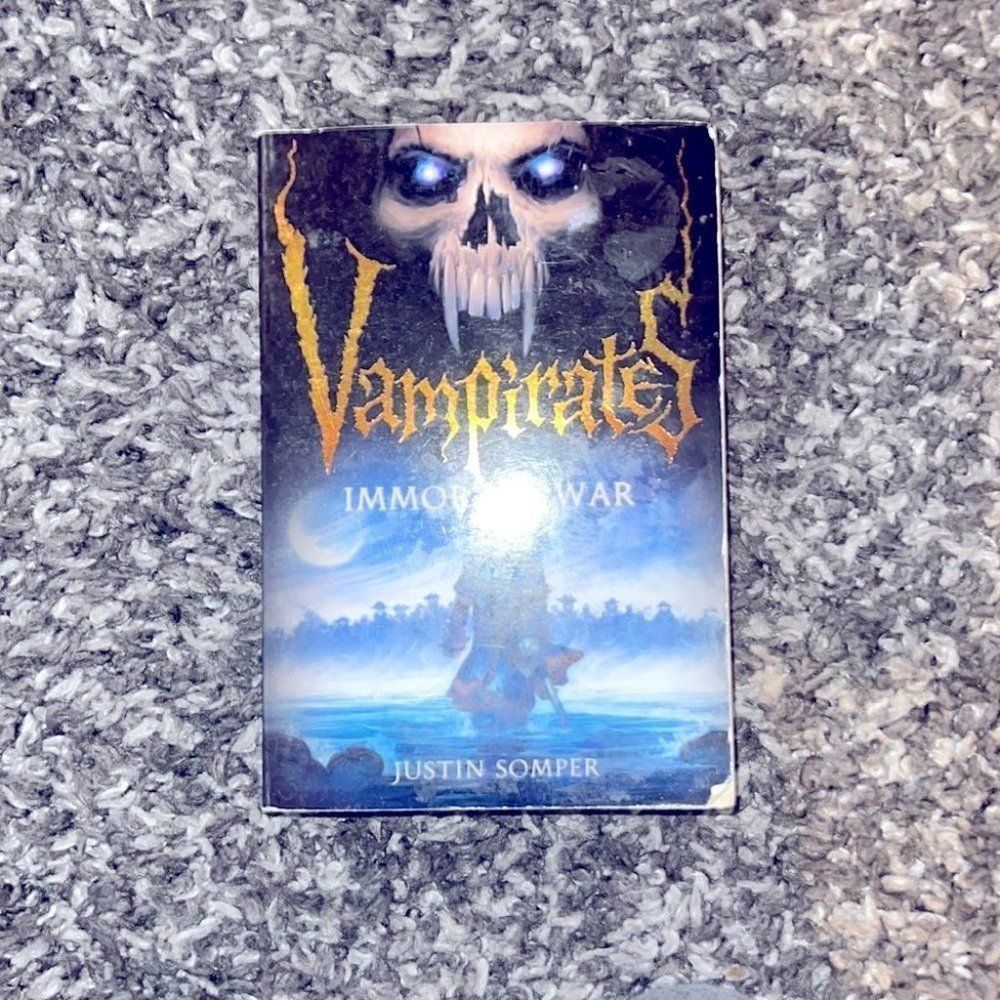 (3 for 20) BOOK| Vampirates Immortal war by Justin Somper